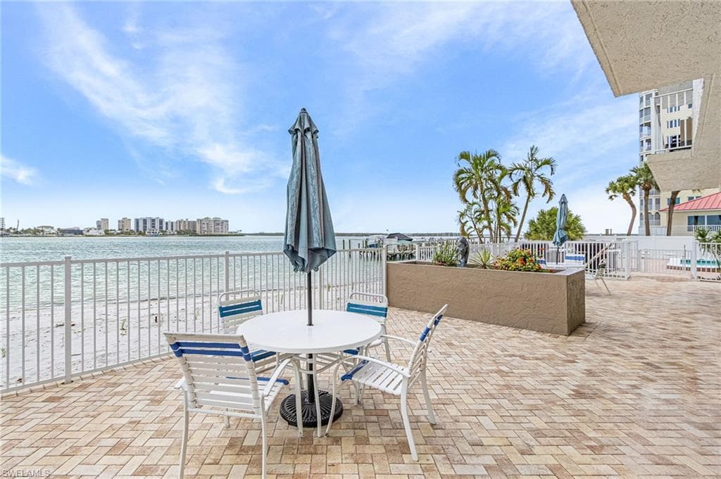 8701 Estero BLVD 907-21