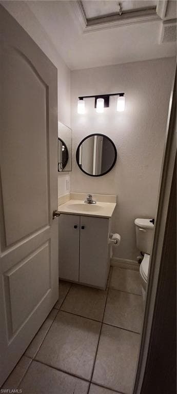 2330 Della DR-8