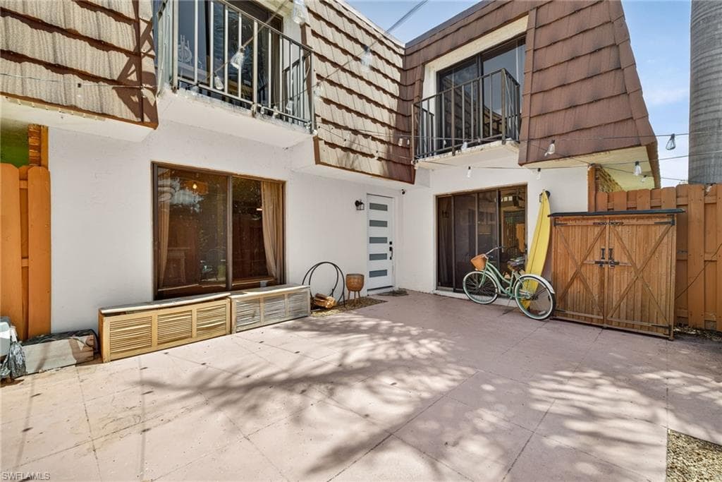 1466 Park Shore CIR 3-26