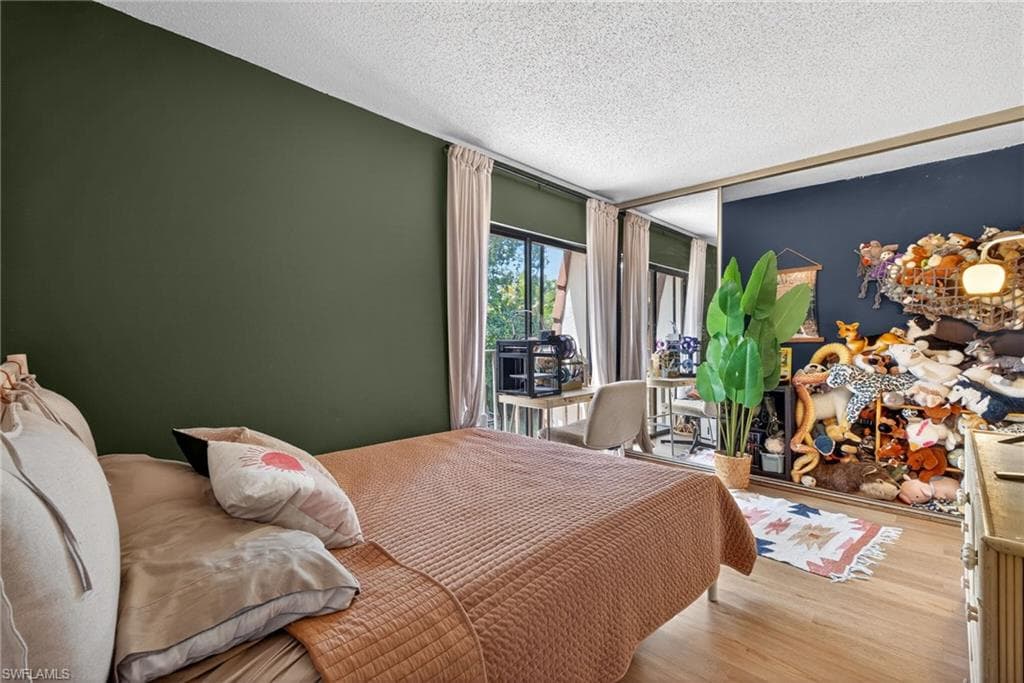1466 Park Shore CIR 3-22