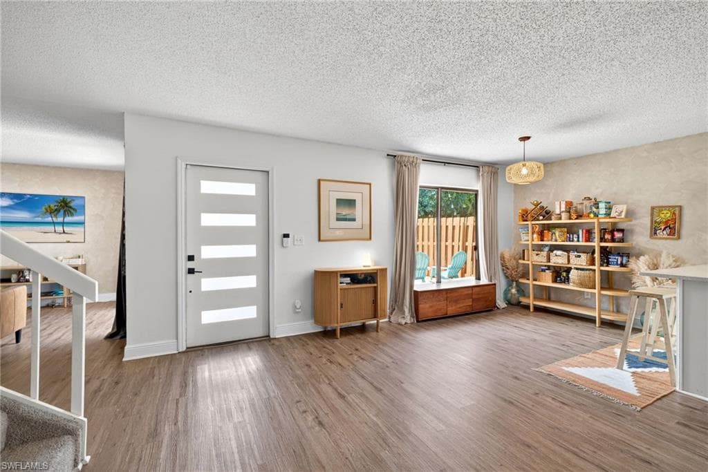 1466 Park Shore CIR 3-9