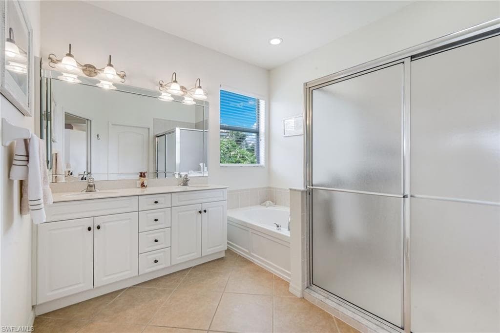 15076 BALMORAL LOOP-20