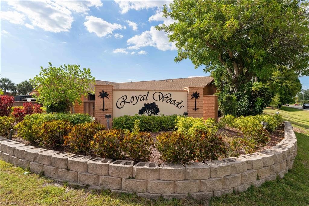 6414 Royal Woods DR-30
