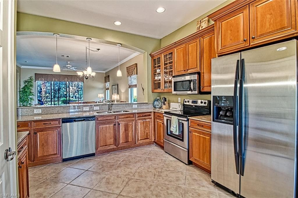 3460 Lakeview Isle CT-17