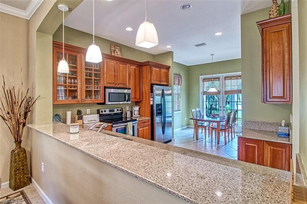 3460 Lakeview Isle CT-19