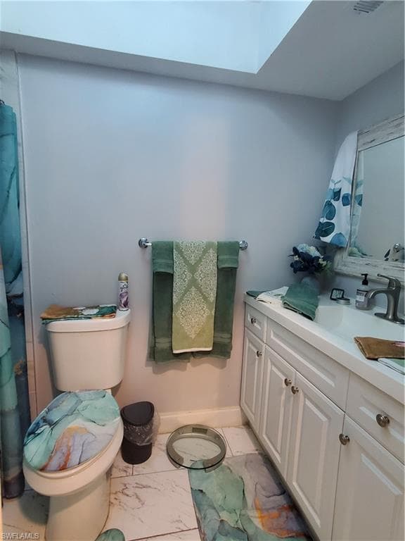 306 Hollywood ST-10