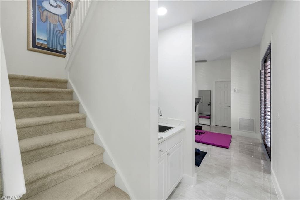 22660 Fairlawn CT-25