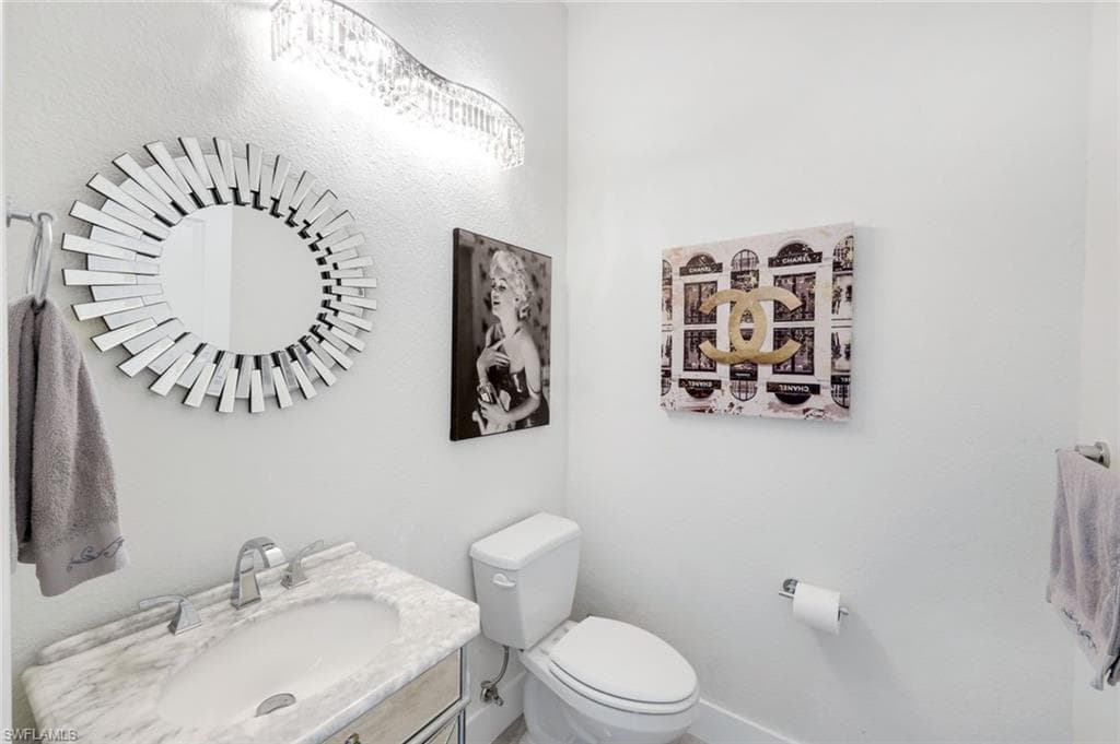 22660 Fairlawn CT-21