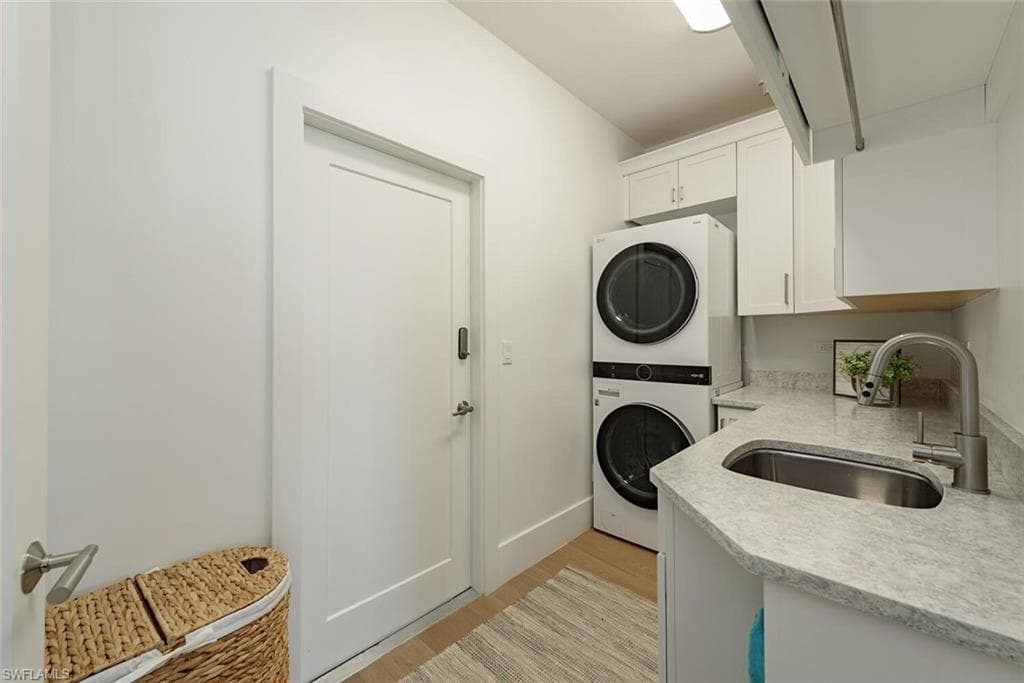 452 Willet AVE-17