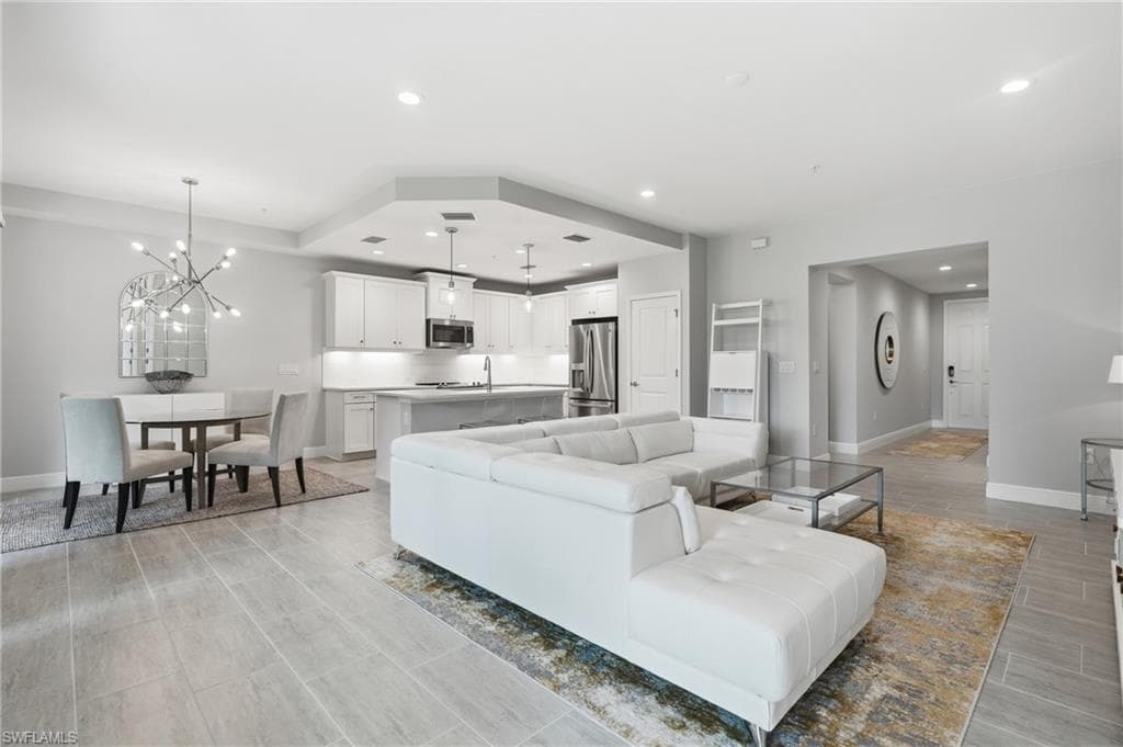 2560 Seychelles DR 1003-5