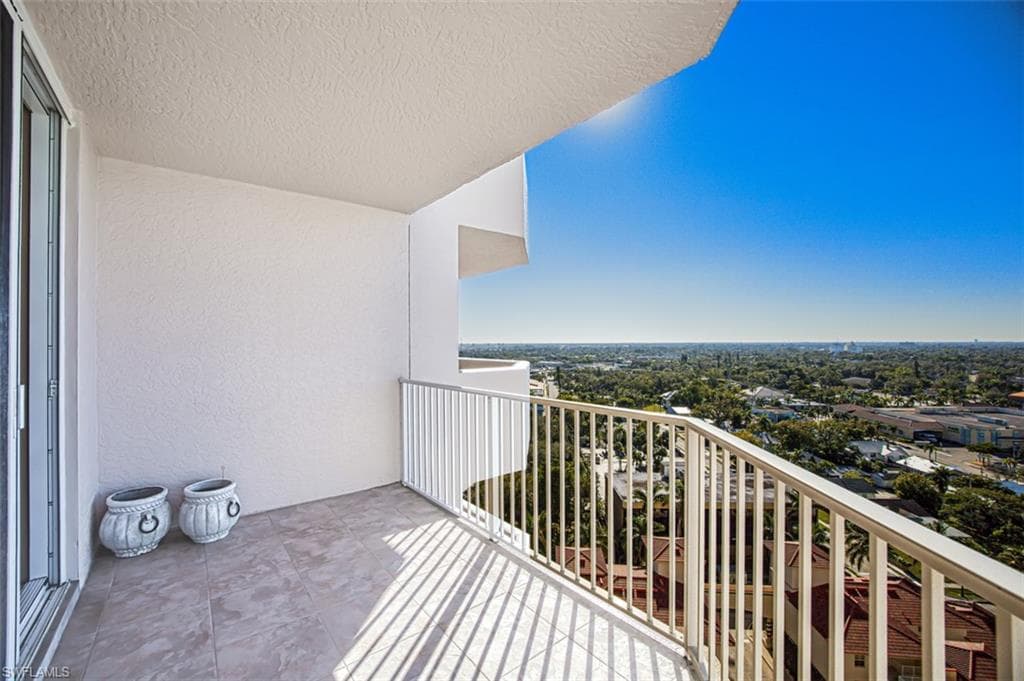 2090 W 1st ST G1607-23