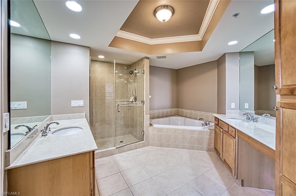 2090 W 1st ST G1607-33