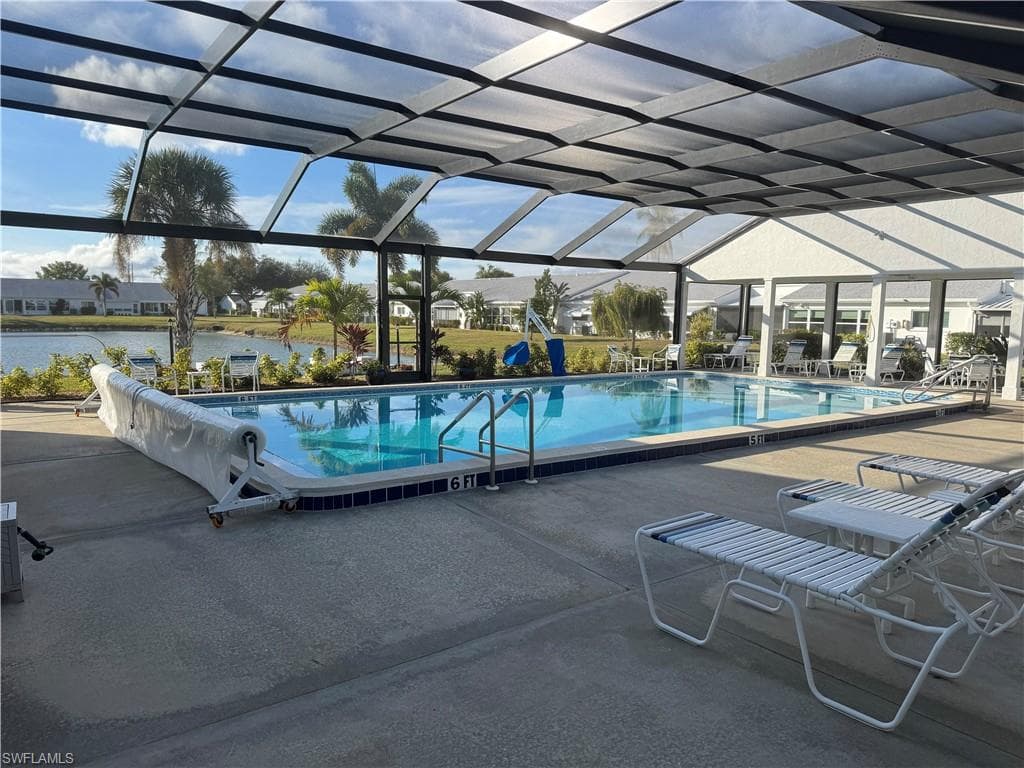 1513 Edgewater CIR-23