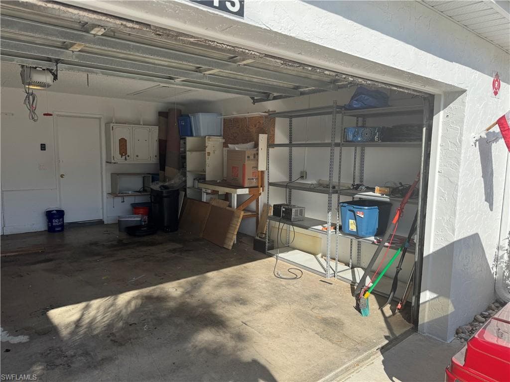 1513 Edgewater CIR-26