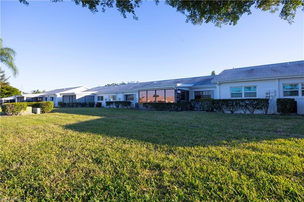 1513 Edgewater CIR-22