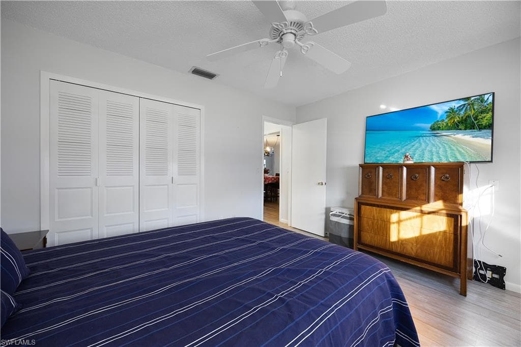 1513 Edgewater CIR-7