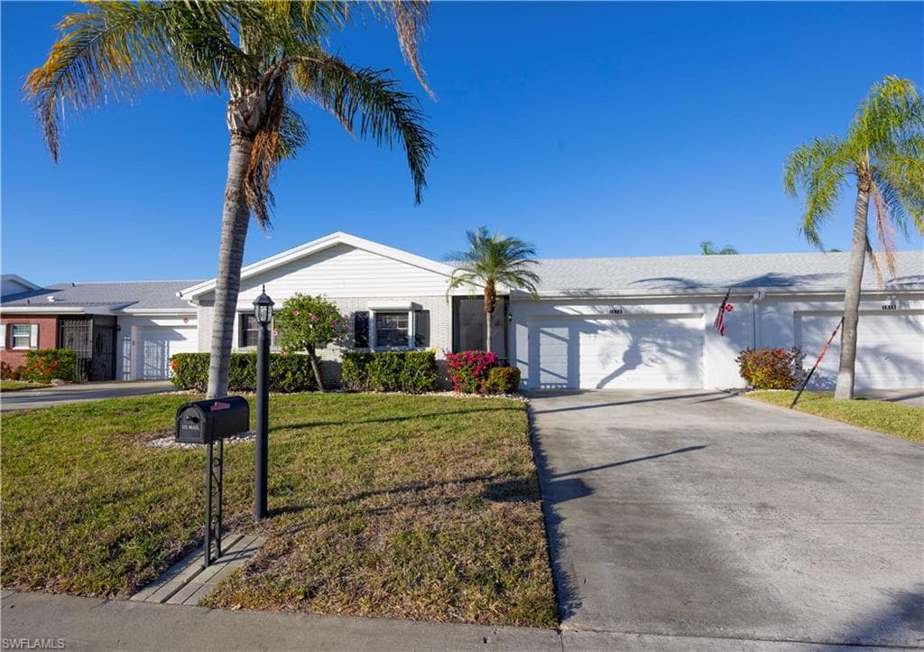 1513 Edgewater CIR-1