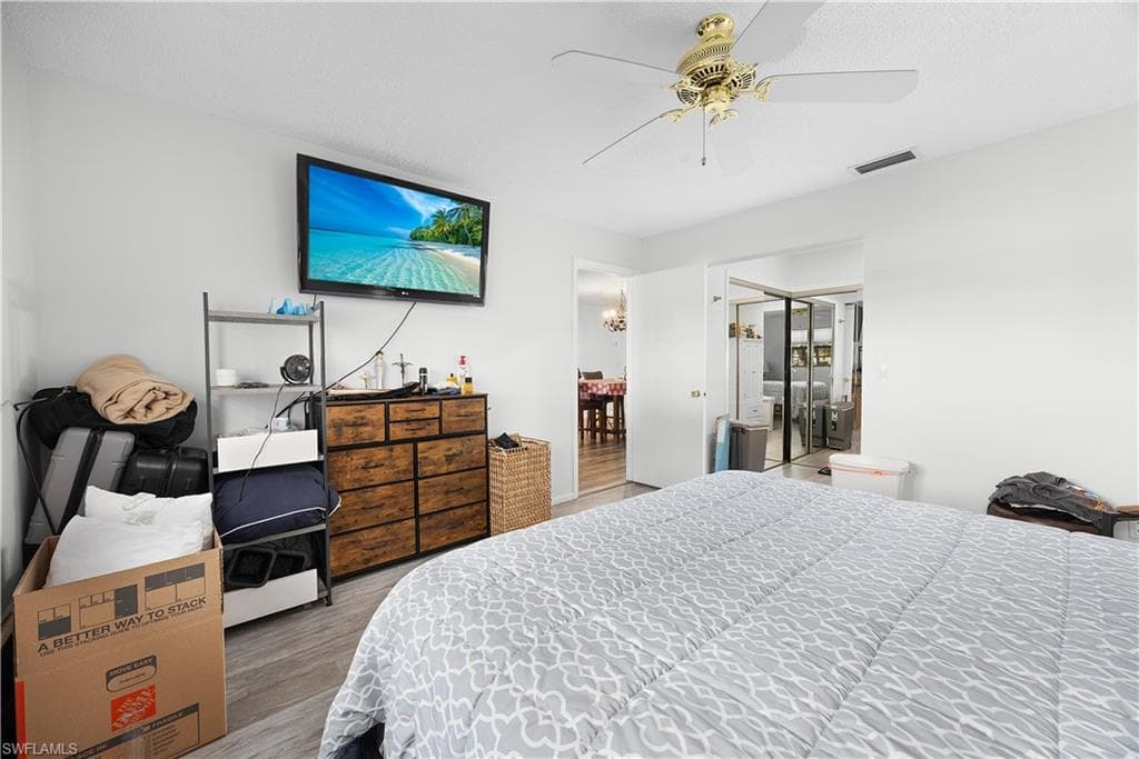 1513 Edgewater CIR-14