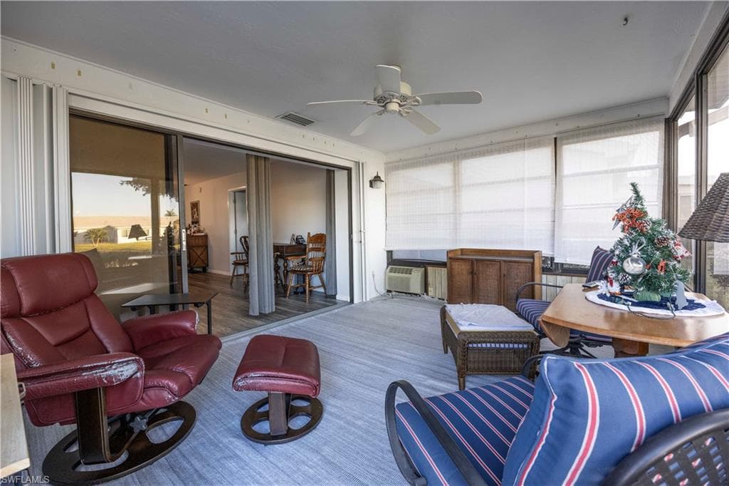1513 Edgewater CIR-19