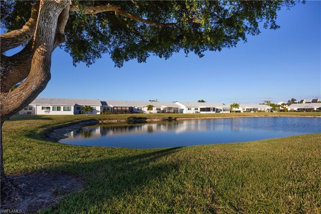 1513 Edgewater CIR-21