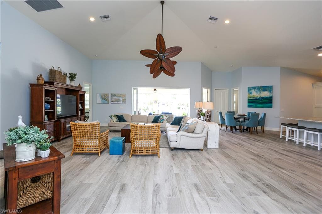 1480 Curlew AVE-41