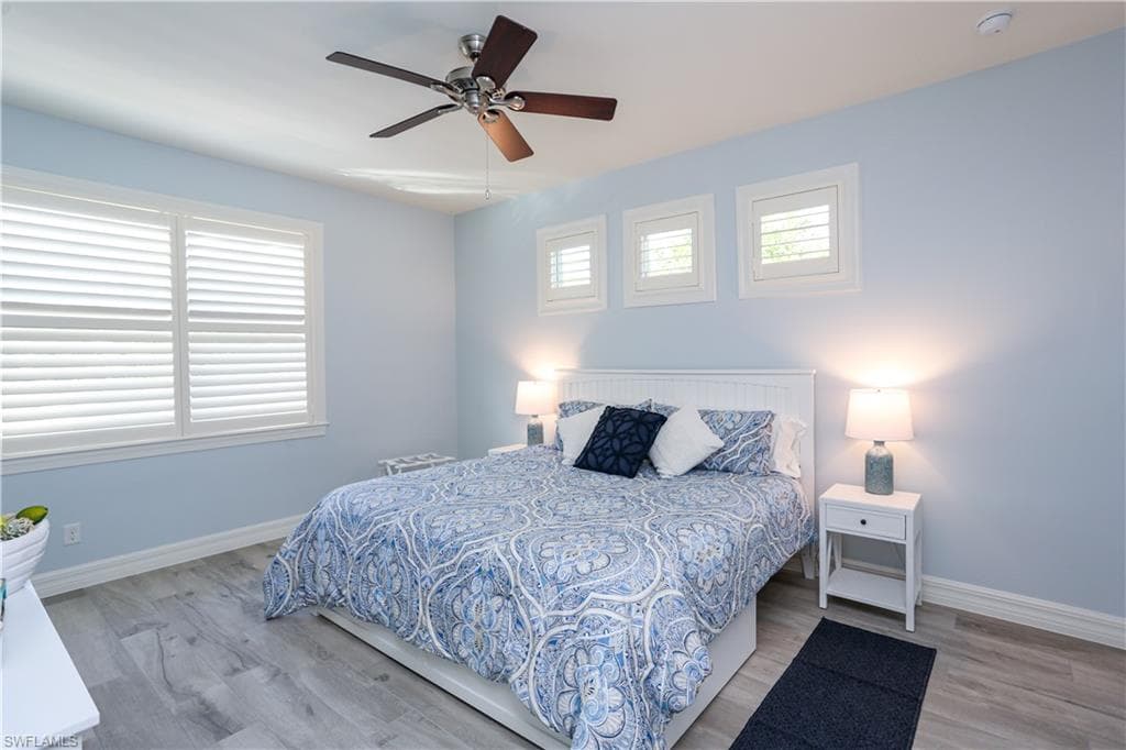 1480 Curlew AVE-35