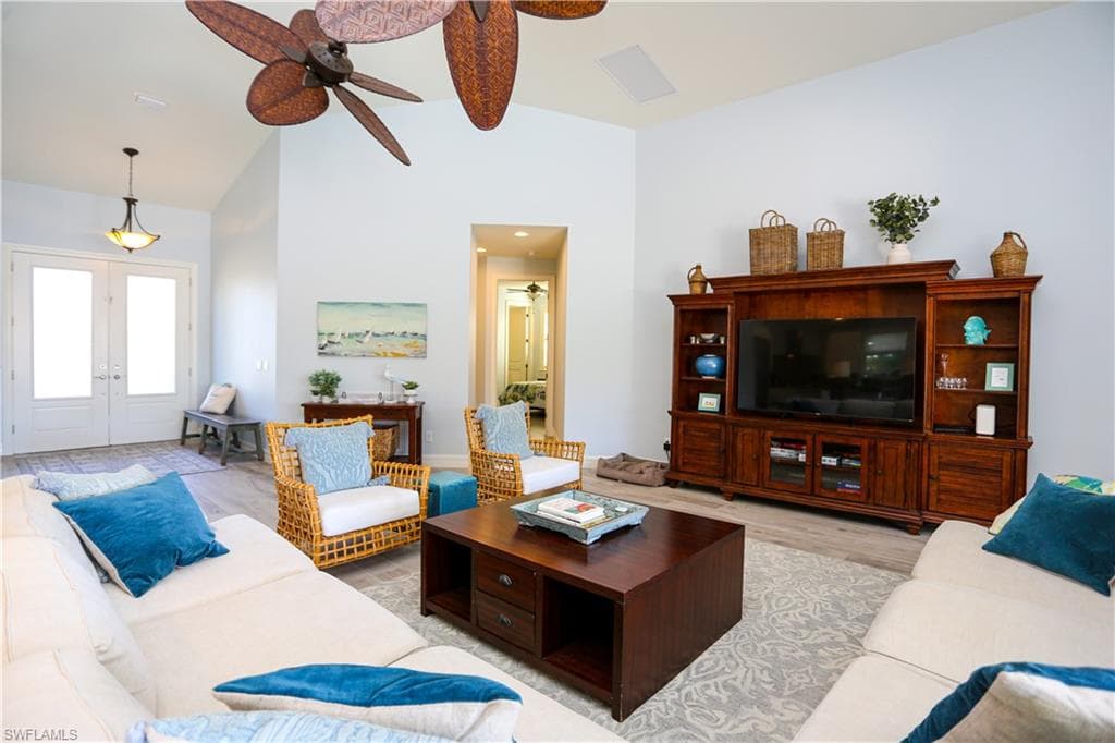 1480 Curlew AVE-29