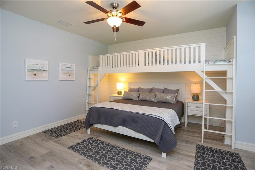 1480 Curlew AVE-32