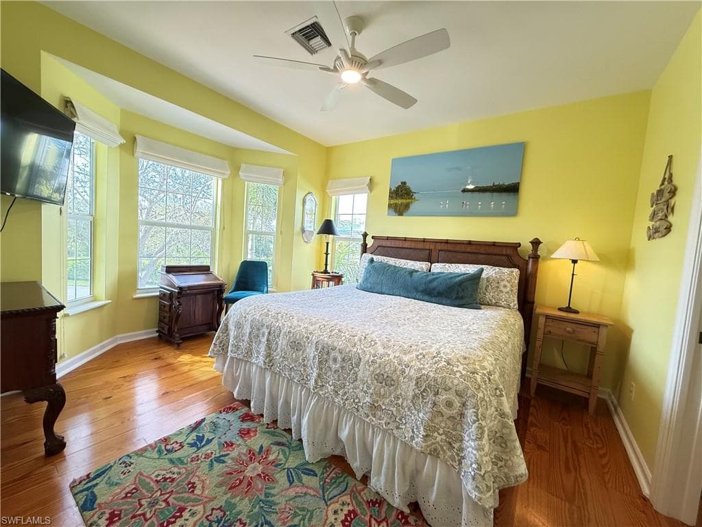 1296 Grand Canal DR-22