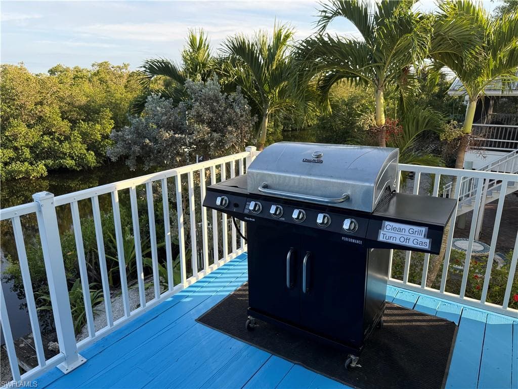 1296 Grand Canal DR-24