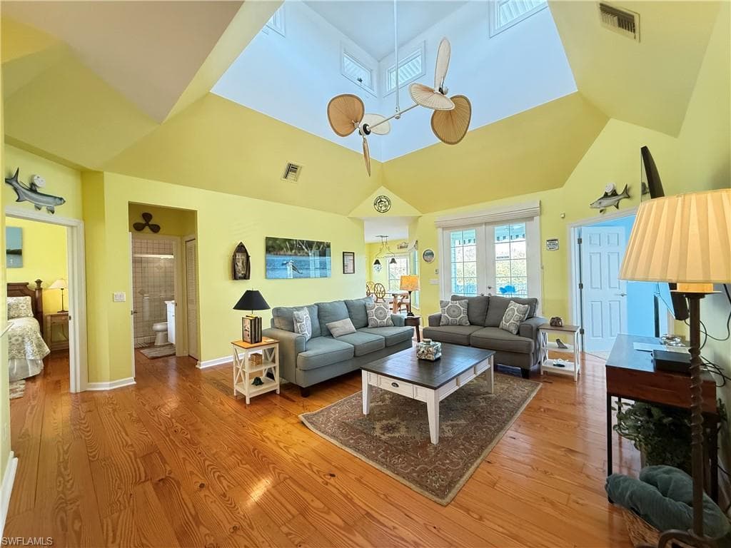 1296 Grand Canal DR-10