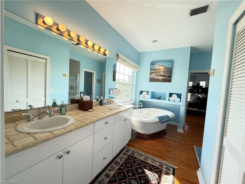 1296 Grand Canal DR-15