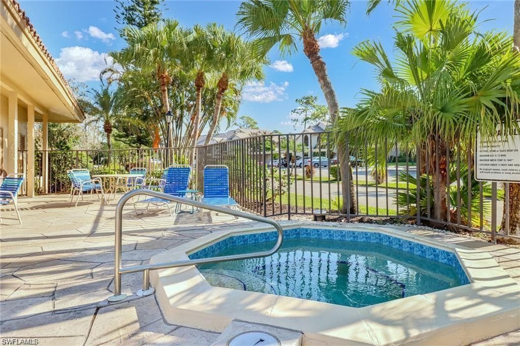 221 Fox Glen DR 2207-18