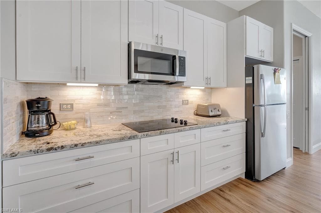 16112 Edgemont DR-11