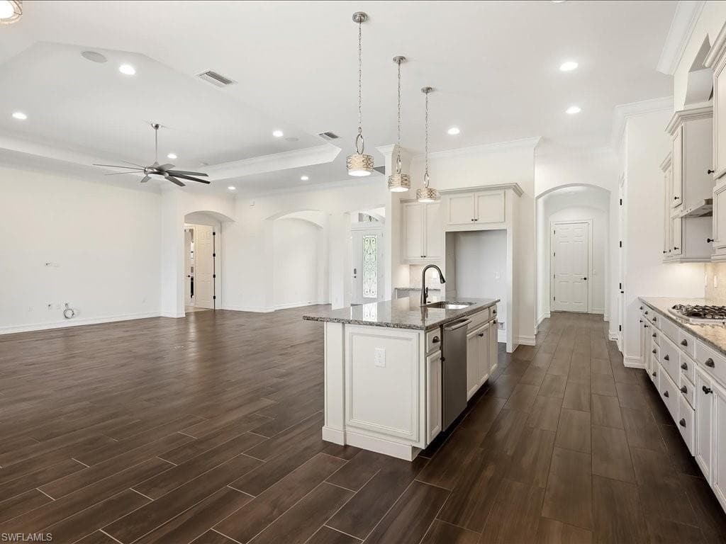 1546 Mockingbird DR-16