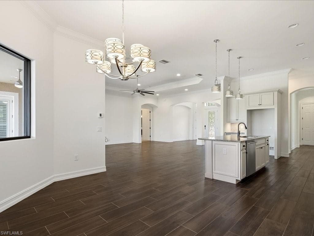 1546 Mockingbird DR-11