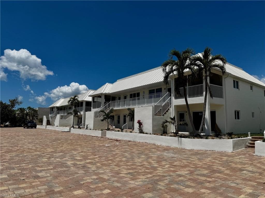 805 E Gulf DR B4-1