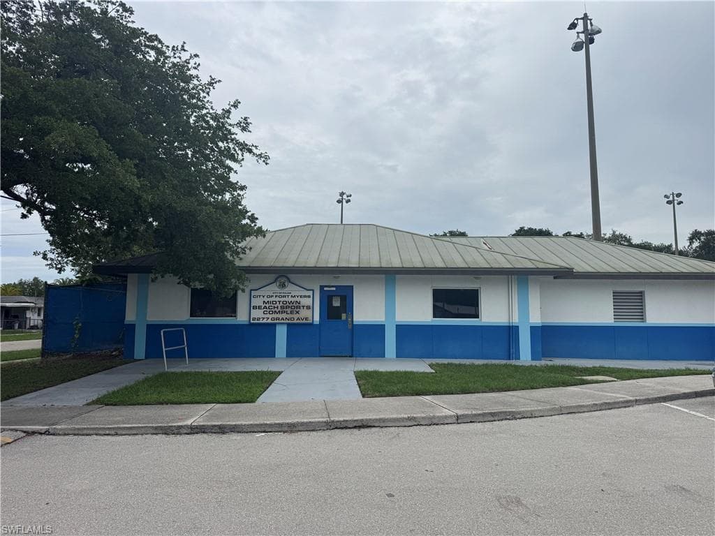 2324 Grand AVE-12