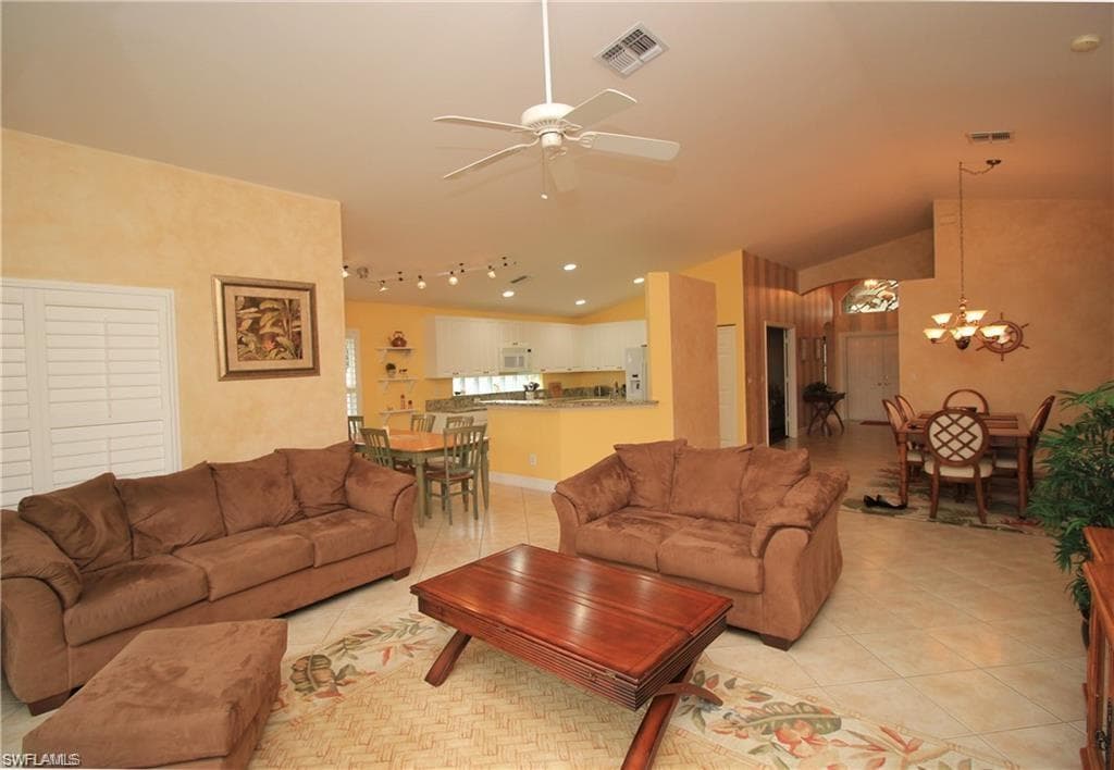 2322 Butterfly Palm DR-17