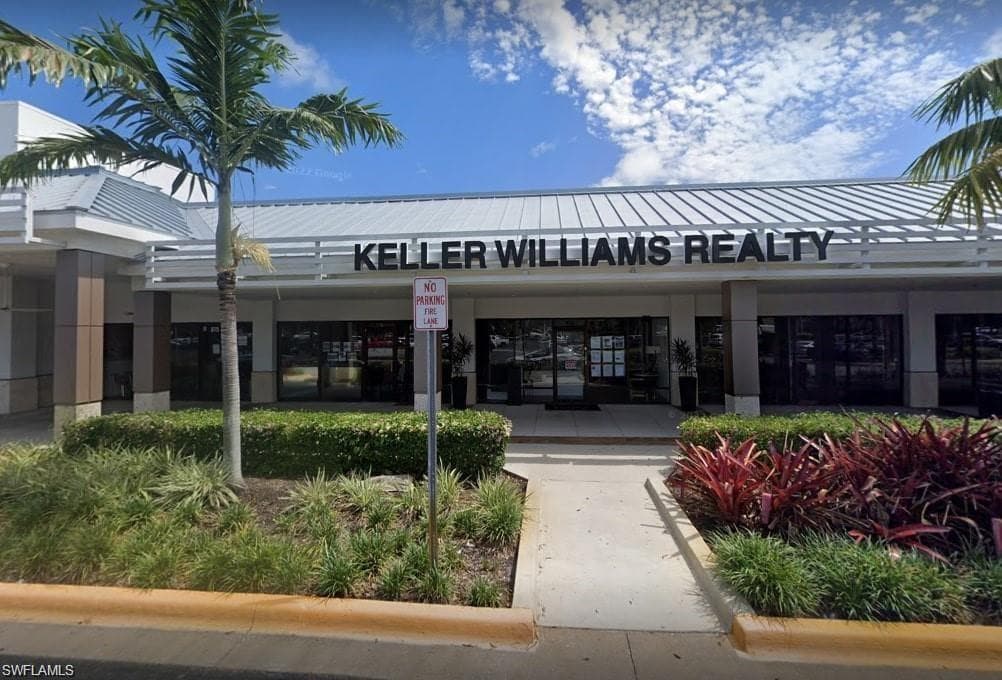 2322 Butterfly Palm DR-32