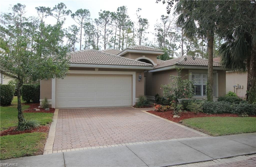 2322 Butterfly Palm DR-1