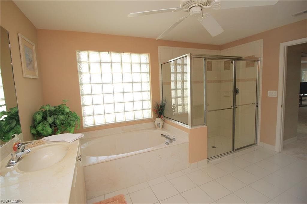 2322 Butterfly Palm DR-20