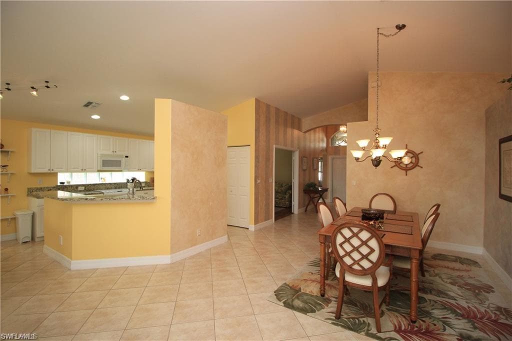 2322 Butterfly Palm DR-9