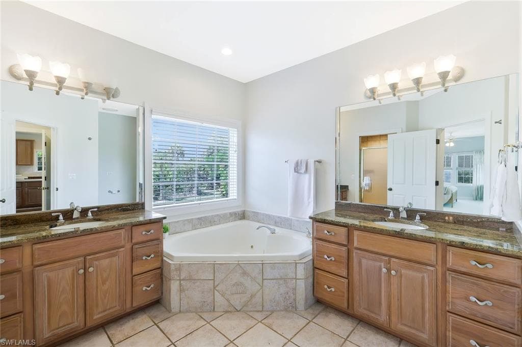 2130 Sunset CIR-23