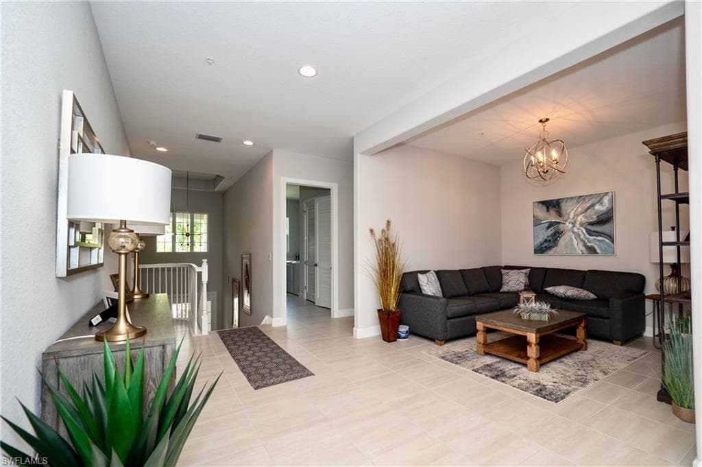 8008 Signature Club Cir-7