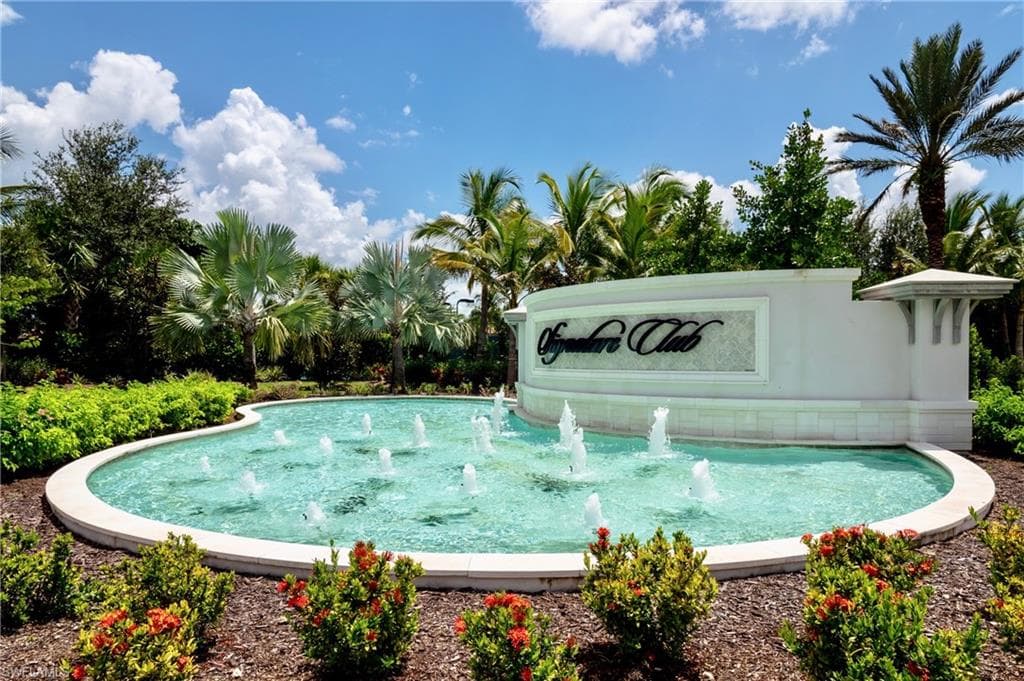 8008 Signature Club Cir-1