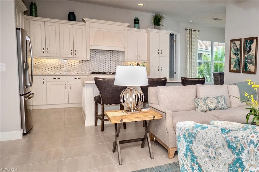 8008 Signature Club Cir-9