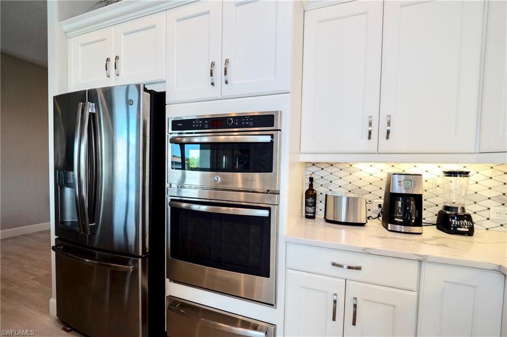 8008 Signature Club Cir-15