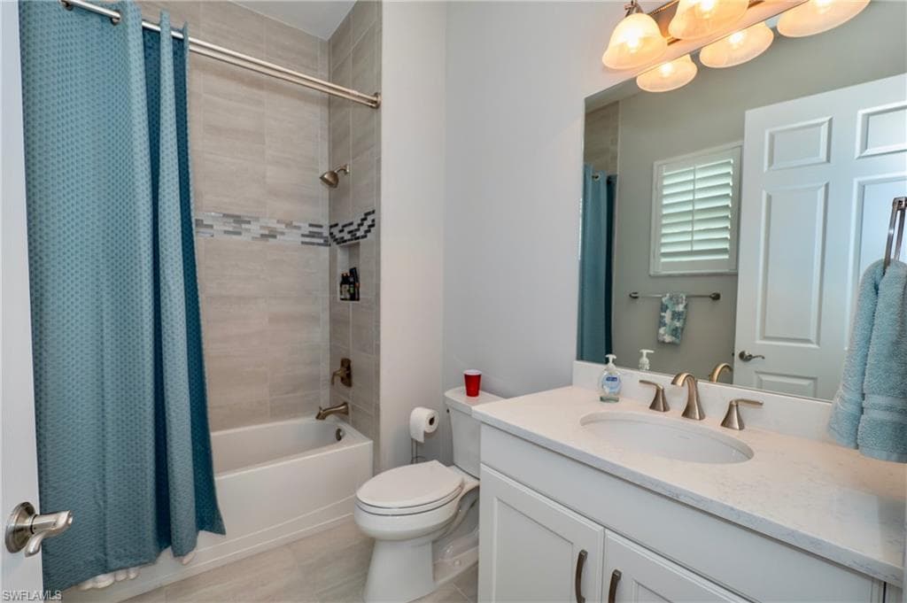 8008 Signature Club Cir-25