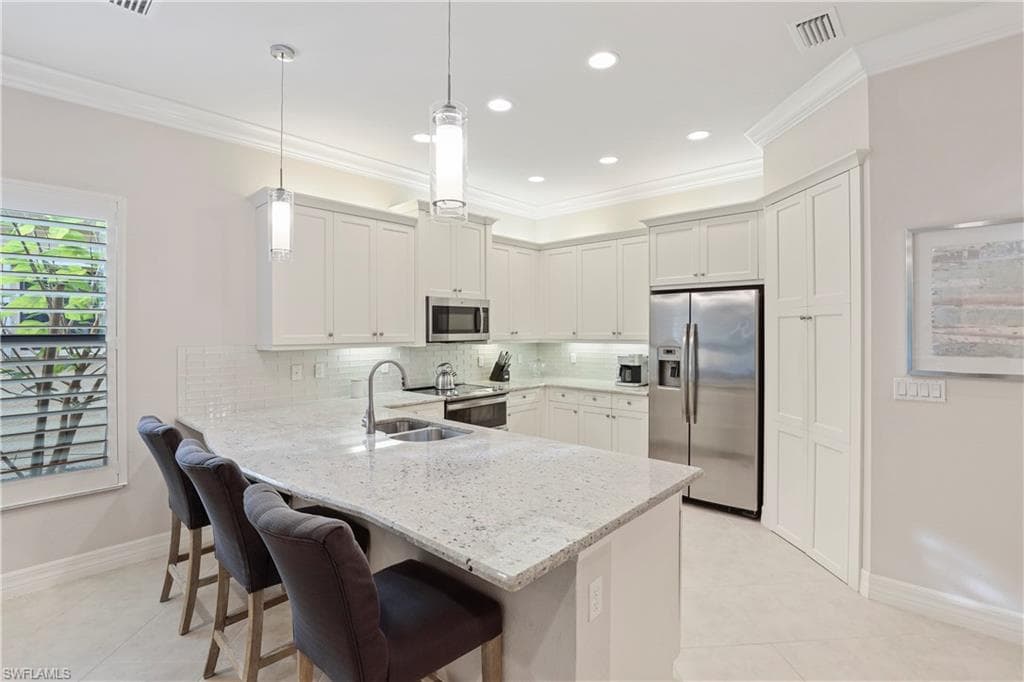 13435 Silktail DR-7